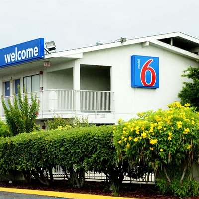 motel-6-laredo-south-1.jpg